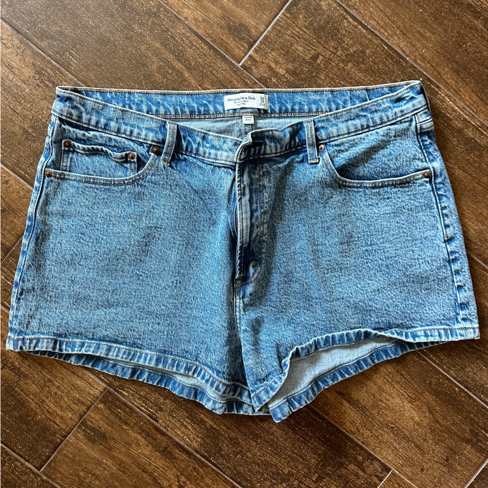 Abercrombie & Fitch Mom shorts